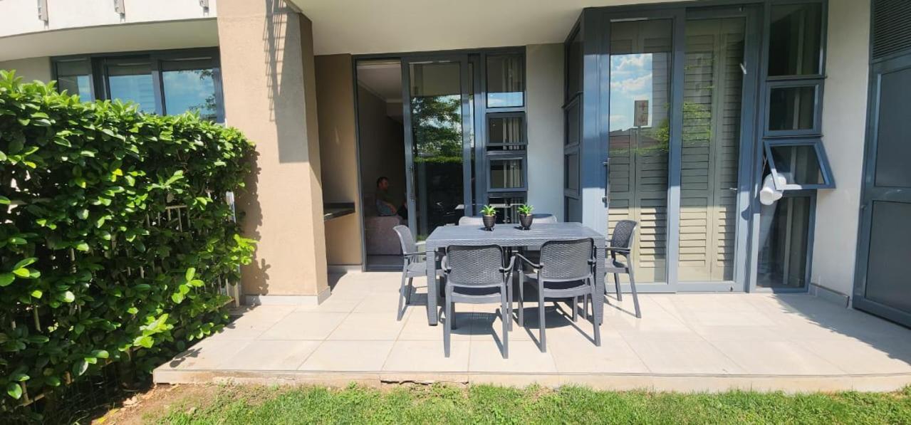 Menlyn Maine Trilogy Penthouse 42 Apartment *